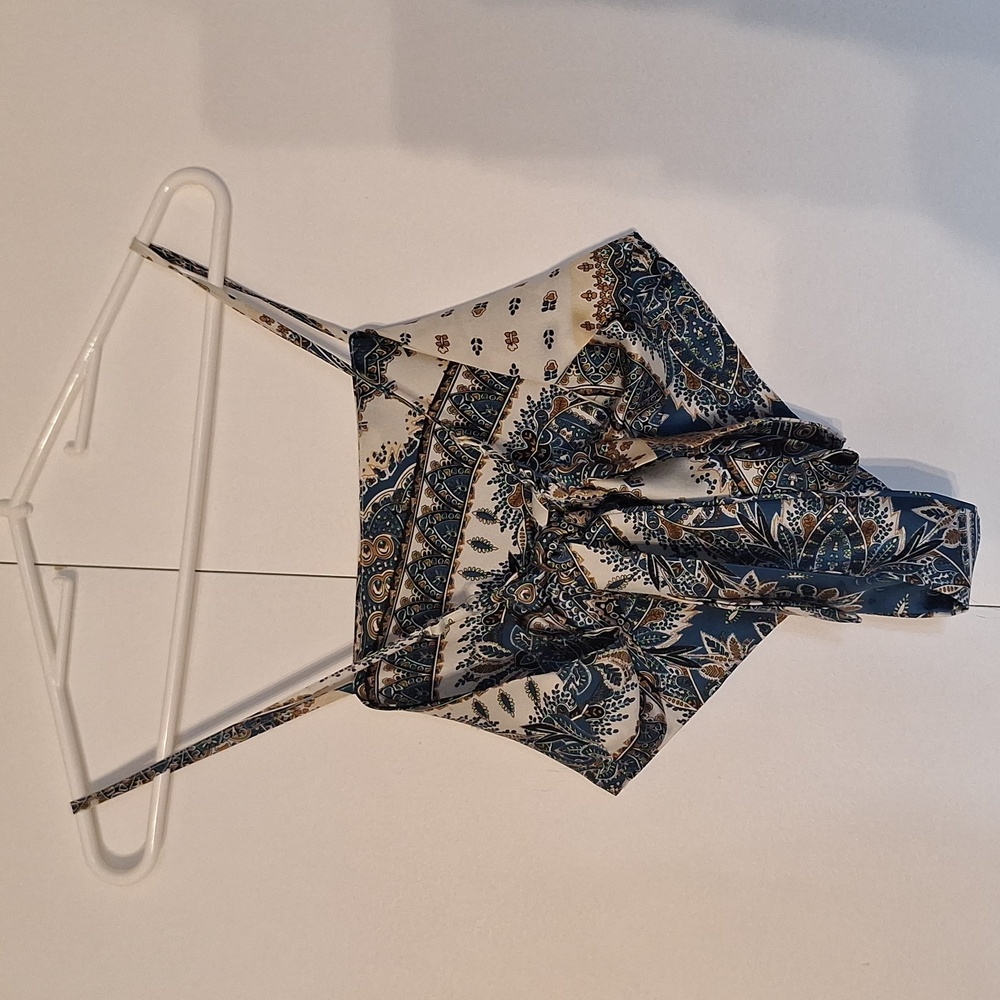 Scarf Tank - Picture 3 of 4